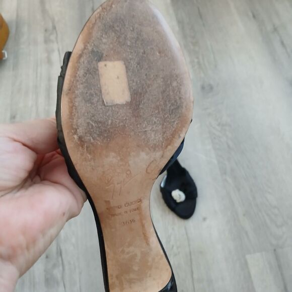 Elegant Black Women's Sandals with Rhinestone Detail - Picture 6 of 6